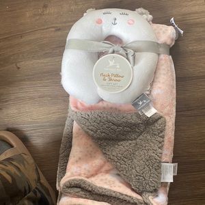 Adirondack baby by Berkshire, blanket neck pillow and throw gift set
